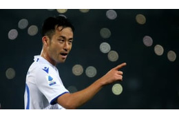 「クレイジーだ！」 吉田麻也、海外絶賛の“完璧な胸落とし”がこれ 画像