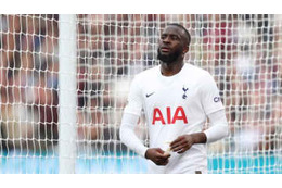 負けてるのにちんたら交代でブーイング…86億円エンドンベレ、ベンチに戻らず 画像