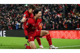 なぜリヴァプールはキックオフで斜めのロングボールを蹴るのか　カイトが理由説明 画像