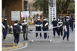 警備強化、2日目試験も予定通り 画像