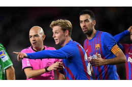 33歳ブスケツを見切って、24歳デヨングに移行せよ！元バルサMFが提言 画像