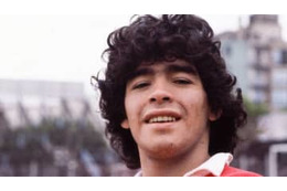 サッカーの歴史上「最も技術が熟練した」選手TOP5と、そのプレー映像 画像