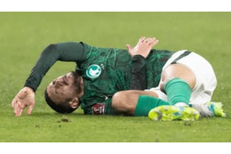 伊東純也との接触で負傷…サウジMF、前十字靭帯損傷で今季終了 画像