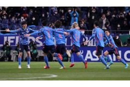 なぜ日本代表の433は機能するのか　“職人”今野泰幸が名指しする不可欠な3人 画像