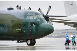 トンガ支援の輸送機帰国 画像