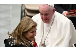 「ローマ教皇に息子のユニを贈った」ロナウド母、スゲぇ人生を送っていた 画像