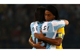 かなりフェイク映像っぽい「メッシ＆ロナウジーニョの新CM」が話題 画像