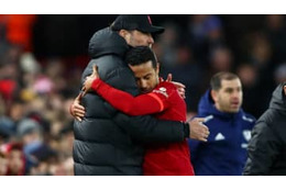 リヴァプールMFティアゴ、咽び泣く…決勝キックオフ寸前の怪我に涙 画像