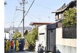 住宅火災4遺体、高齢夫婦一家か 画像
