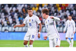 日本の漢字シャツに98万円のブルゾンも！フランス代表選手の私服がこちら 画像