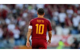 「ディバラに俺の10番をあげる！」トッティ、ローマ移籍を誘う 画像