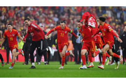 ウェールズ、64年ぶりのW杯出場決定！32歳で初出場のベイルは「恍惚」 画像