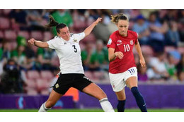 ノルウェー女子代表選手がやった「股抜き3連発」がすごい 画像