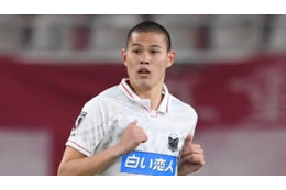 浦和FWユンカー、中島大嘉に“イメチェン”画像を作ってあげる 画像