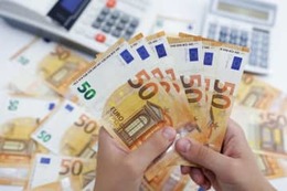 ユーロとドル、ほぼ等価に 画像