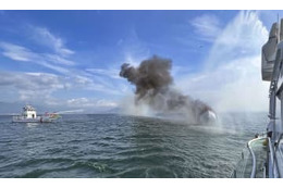 広島市沖で旅客船炎上 画像