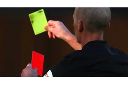 18歳に悲劇…前半12分から出場もPK献上し、たった22分で電撃退場 画像