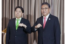 日韓外相、関係改善に意欲 画像