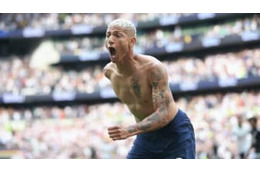 リシャルリソン、得点後に脱いでイエロー…VARで得点取消もイエローは消えず 画像