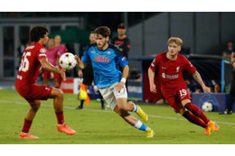 リヴァプールをズタズタにした「名前が難しい」ナポリFW、敵将が警戒しまくる 画像