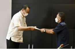 沖縄知事が辺野古断念要求 画像