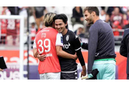 南野拓実、モナコ初ゴール！「伝説の超サイヤ人」で同僚FWが祝福 画像