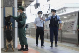 国葬控え東京駅パトロール 画像