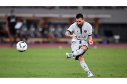 サッカーの歴史上「最高のフリーキッカー」ベスト5 画像