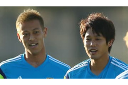 本田圭佑と内田篤人、カタールW杯で再会！エモいと話題に 画像