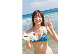 櫻坂46大園玲、初水着姿で美バスト開放 1st写真集第5弾カット公開 画像