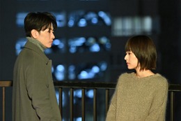 「100万回 言えばよかった」井上真央＆佐藤健、“静電気キス” 画期的な演出に「こんなキスシーン初めて」「儚い」の声 画像