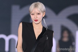 ボーイッシュショートの韓国人モデル・ハンチ、金髪×赤リップにドキッ 肌見せコーデで危険な香り漂う＜関西コレクション 2023 S／S＞ 画像