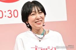 「ブラッシュアップライフ」安藤サクラ「チビ麻美とうちの娘が出会いまして」 画像