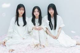 櫻坂46谷口愛季＆的野美青＆村山美羽、3期生が天使のような姿で「週マガ」初登場 画像