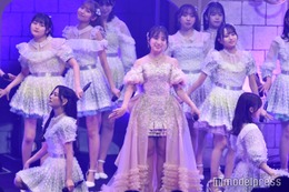 矢吹奈子、涙でHKT48から羽ばたく カバー曲も続々披露で10年間のアイドル人生に幕＜セットリスト／矢吹奈子 卒業コンサート〜未来への翼〜＞ 画像