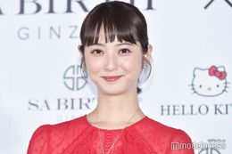 第2子出産の佐々木希、トレーニング再開を報告 柔軟なポーズも公開 画像