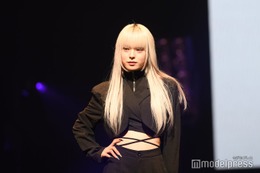 新星・7人組アイドルグループAVAM注目のセンター月深乃絢、美ウエスト大胆披露＜GAKUSEI RUNWAY＞ 画像