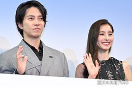 山下智久＆新木優子、“5年ぶり共演”で互いに感謝 撮影中の気遣いも明かす「すごく助けられていました」＜SEE HEAR LOVE＞ 画像