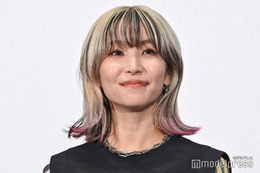 LiSA、第1子出産後初公の場「スパイダーマン」イベントサプライズ登場もMCからの暴露に思わず笑顔 画像