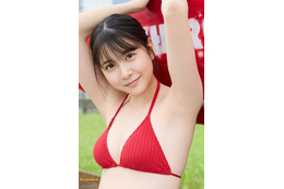 “現役高校生”中島真白が初水着 透明感溢れる 画像