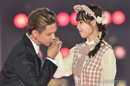 ゆりいちカップル、まるで本物の王子と姫 “指キス”に会場胸キュンの嵐＜関西コレクション 2023 A／W＞ 画像