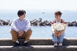 「真夏のシンデレラ」修（萩原利久）＆守（白濱亜嵐）、“W花束”演出が話題「マーガレット被りは予想外」「本格的に三角関係に？」 画像