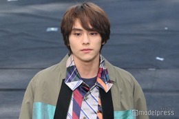 山下幸輝、カーキジャケットで秋らしいスタイリング＜TGC フェス 山梨 2023＞ 画像