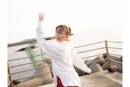 須田亜香里、水着・ランジェリー姿披露の初フォトエッセイ発売前重版決定＜がんこ＞ 画像