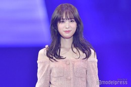 高橋ひかる、オフショルからほっそり美肩チラリ スレンダーボディ際立つ＜札幌コレクション 2023 A／W＞ 画像