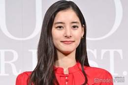 新木優子、プライベートでパリ旅満喫 美スタイル際立つ貴重ショット公開「はっちゃけてますね」 画像