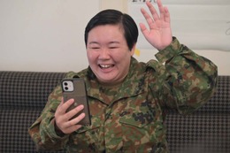 やす子「家政夫のミタゾノ」に本人役で出演 自衛官ならではの特技に「やす子しかできない」「最高」と反響続々 画像