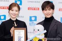 白石麻衣＆鈴木福が見つめ合う「目の保養になりました」 画像