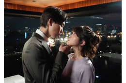 ＜サブスク不倫 第1話＞未知留（佐津川愛美）、不倫相手・剣太郎（堀夏喜）と初対面 画像