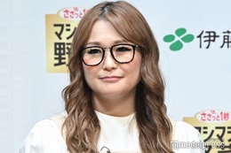 ギャル曽根、第3子妊娠＆産休入りを生放送で発表  ふっくらお腹も披露 画像